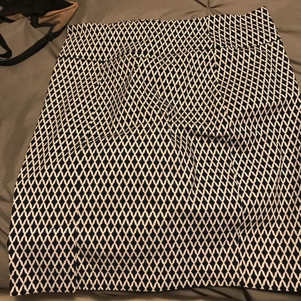 Printed pencil skirt